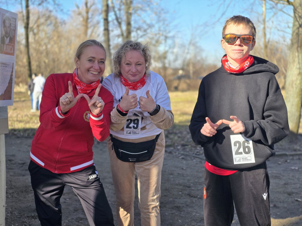 Piątek pobiegł Tropem Wilczym. Pamięć i sport w Parku Miejskim