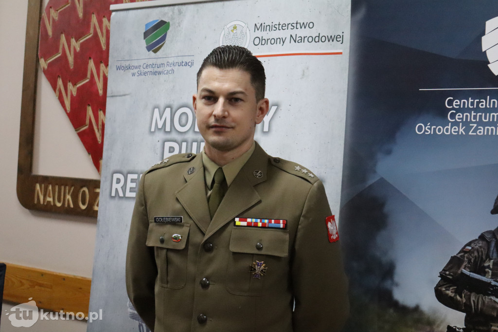 Armia czeka na młodych. Ruszyła komisja w Kutnie