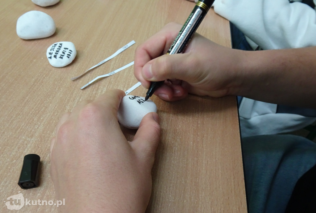 Kamienie wołać będą: przywracanie pamięci w Kutnie