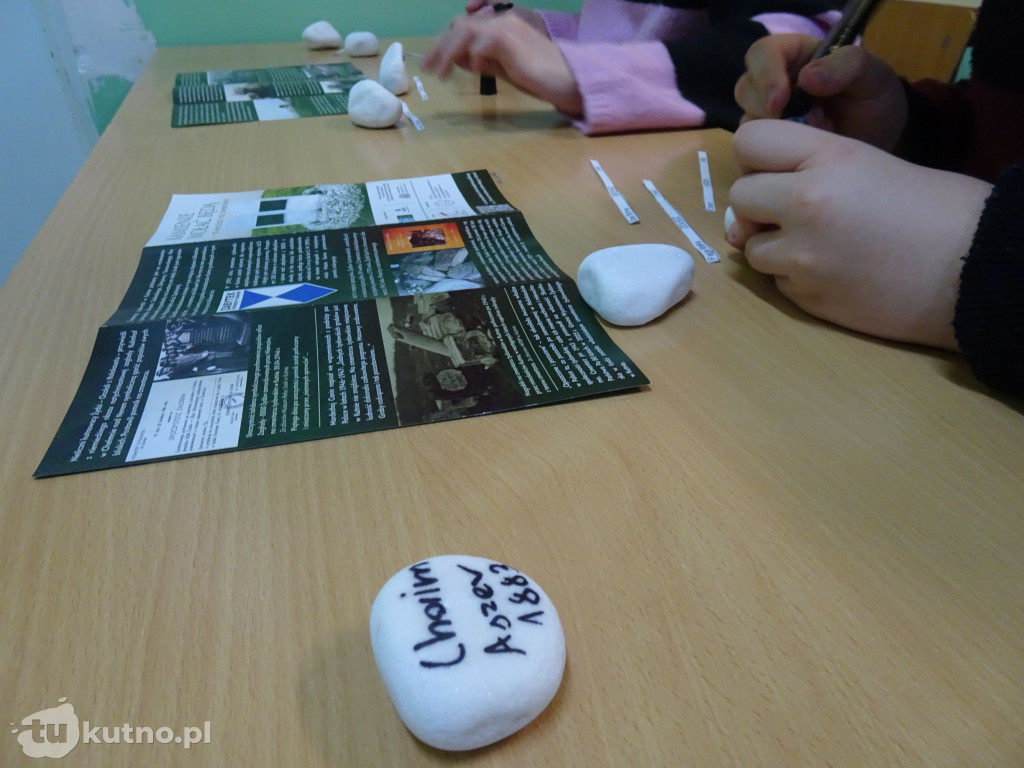 Kamienie wołać będą: przywracanie pamięci w Kutnie