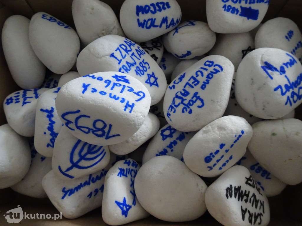 Kamienie wołać będą: przywracanie pamięci w Kutnie