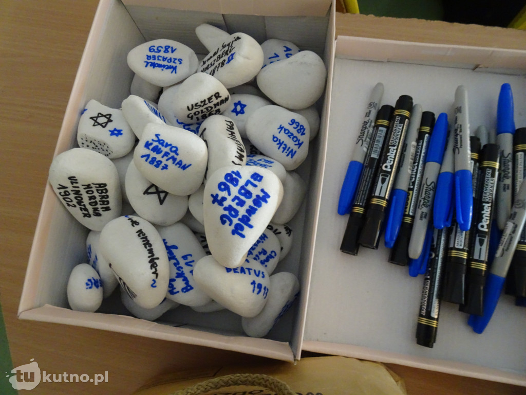 Kamienie wołać będą: przywracanie pamięci w Kutnie