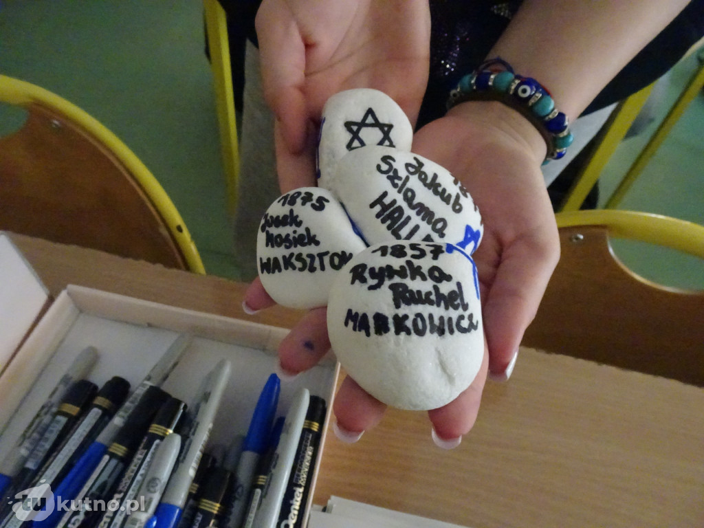 Kamienie wołać będą: przywracanie pamięci w Kutnie