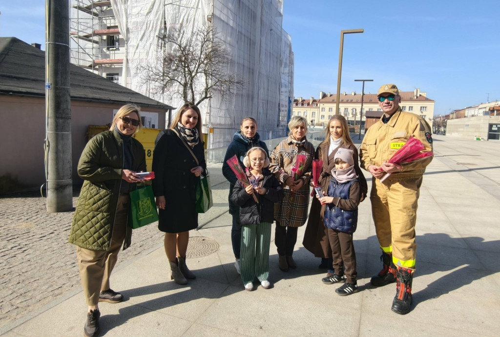 Kwiaty i życzenia dla kobiet w powiecie kutnowskim