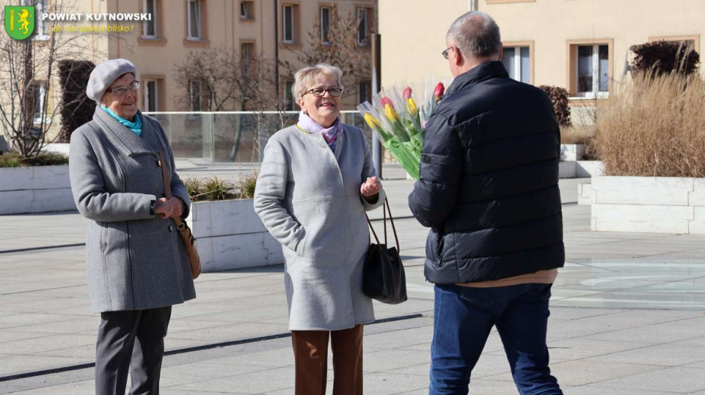 Kwiaty i życzenia dla kobiet w powiecie kutnowskim