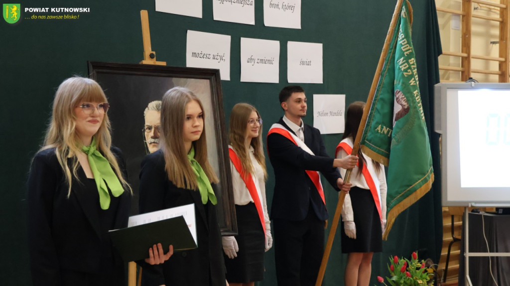 Gala i konkurs wiedzy. Uroczystości w ZSZ nr 2