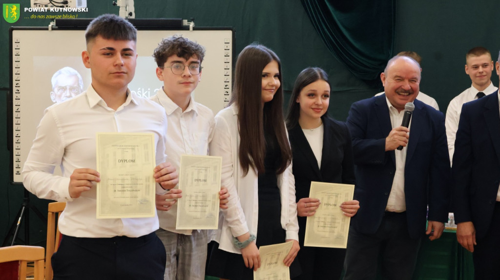 Gala i konkurs wiedzy. Uroczystości w ZSZ nr 2