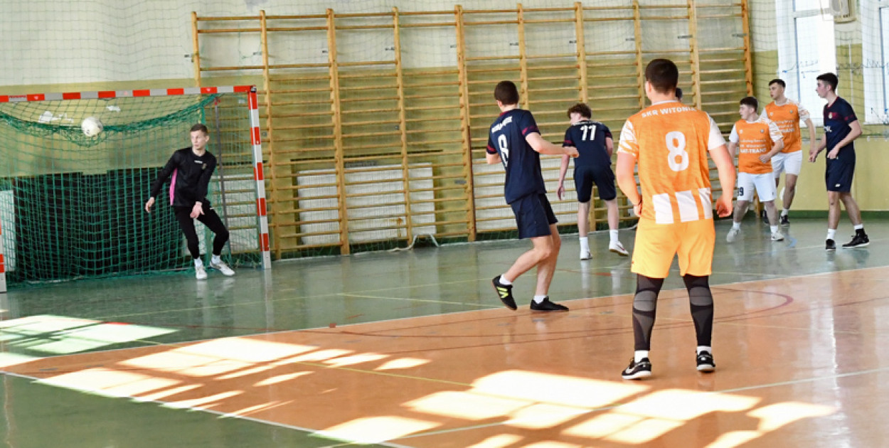 Turniej halowy w Piątku rozstrzygnięty. Młoda krew ze złotem