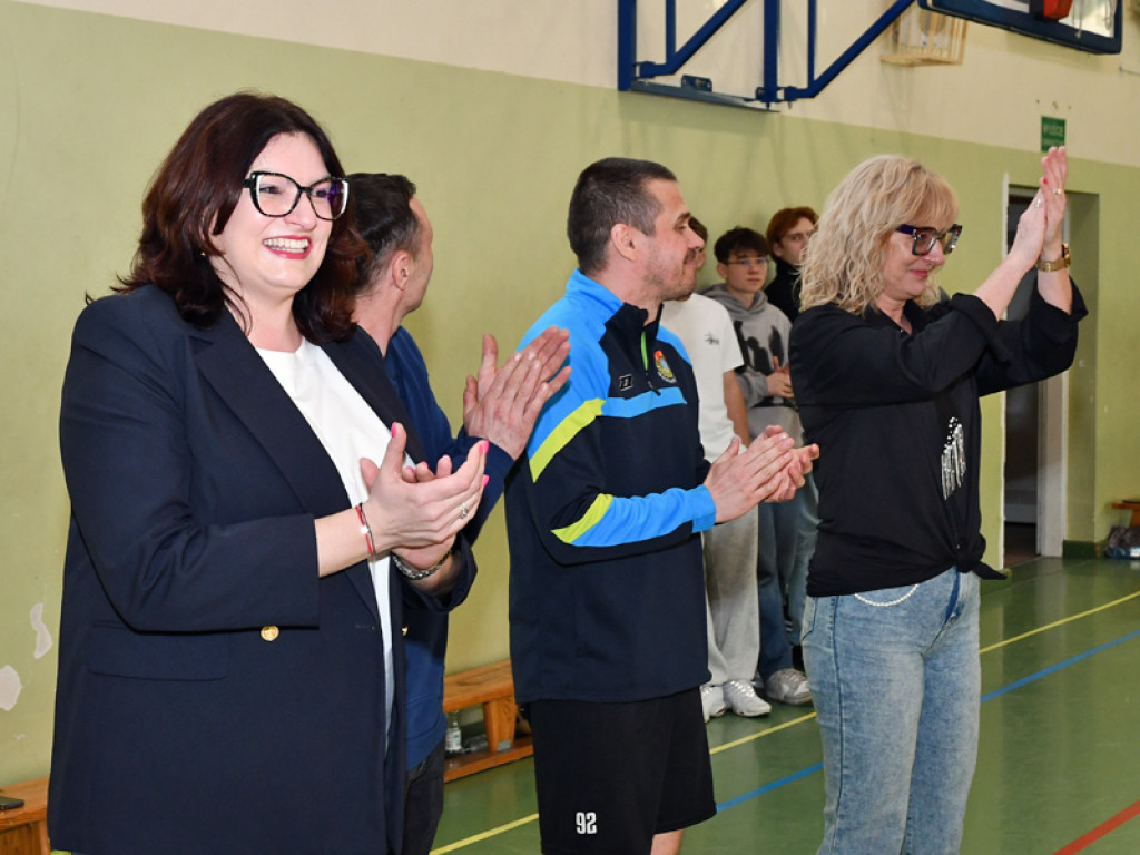 Turniej halowy w Piątku rozstrzygnięty. Młoda krew ze złotem