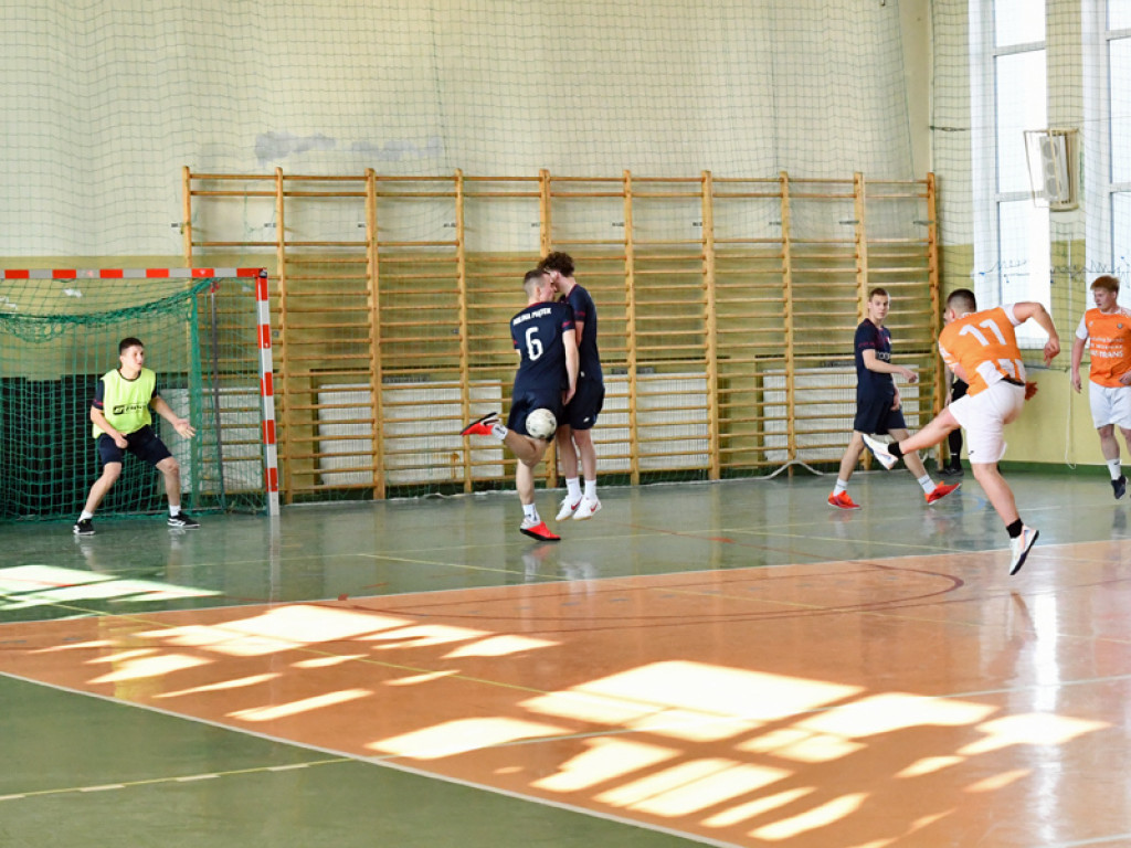 Turniej halowy w Piątku rozstrzygnięty. Młoda krew ze złotem