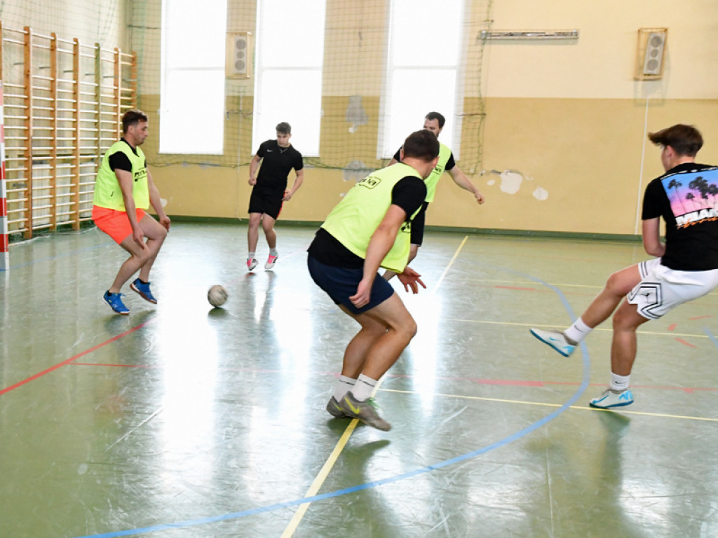 Turniej halowy w Piątku rozstrzygnięty. Młoda krew ze złotem