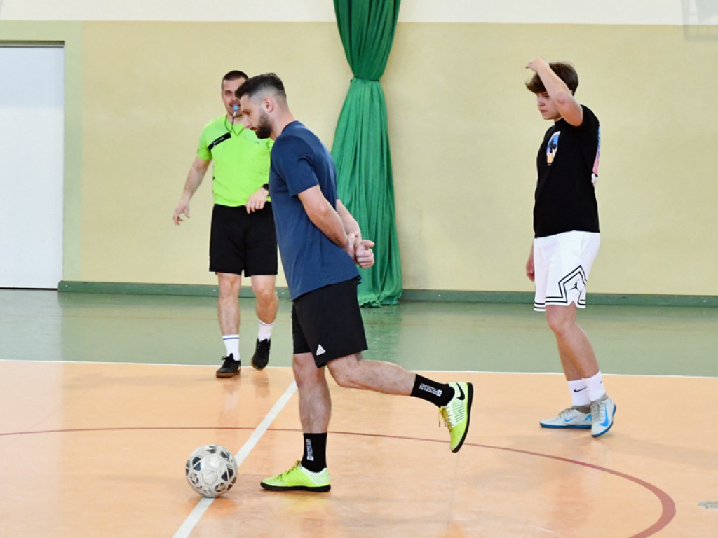 Turniej halowy w Piątku rozstrzygnięty. Młoda krew ze złotem