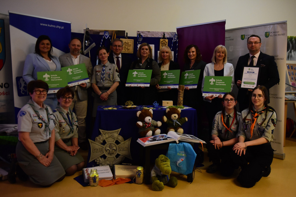 Kutnowskie szkoły przyjazne harcerstwu