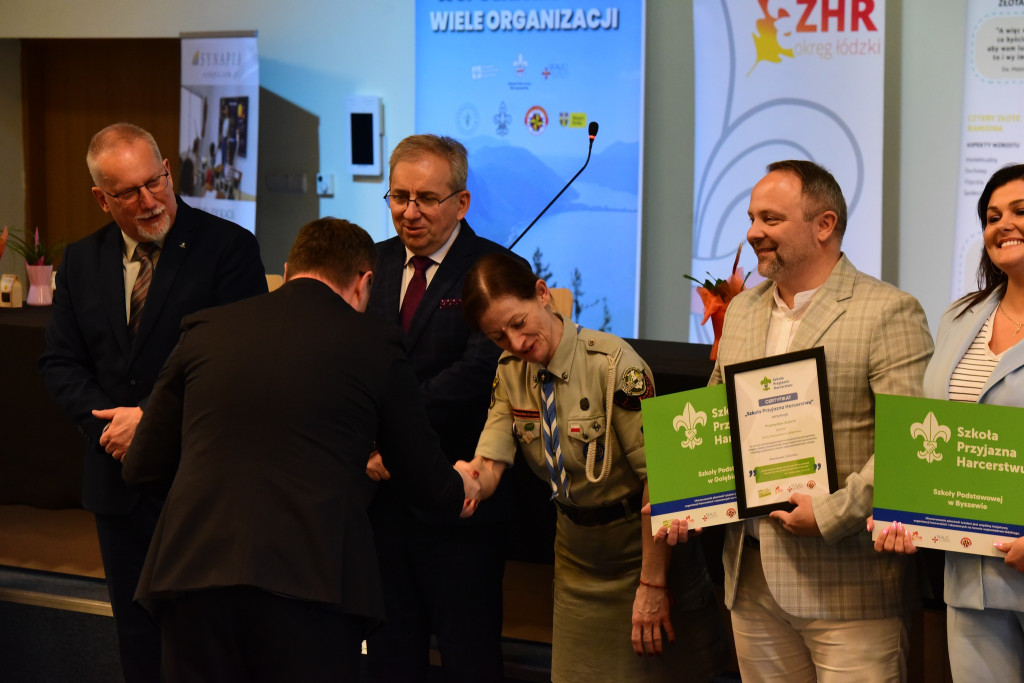 Kutnowskie szkoły przyjazne harcerstwu