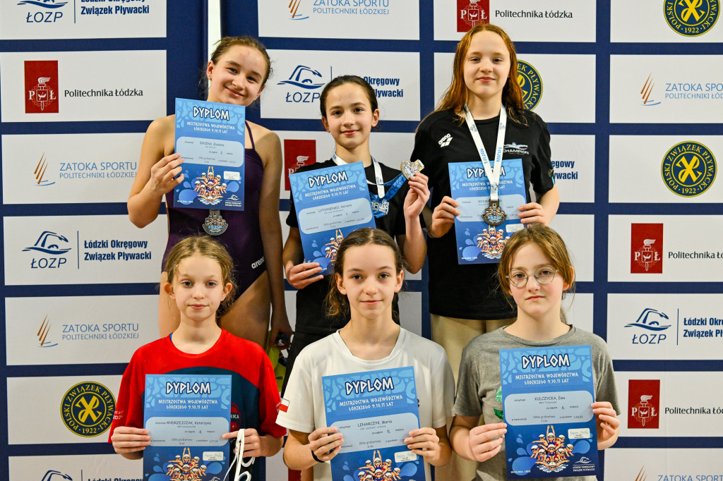 UKS Delfinek triumfuje na mistrzostwach województwa. 5 medali dla młodych pływaków