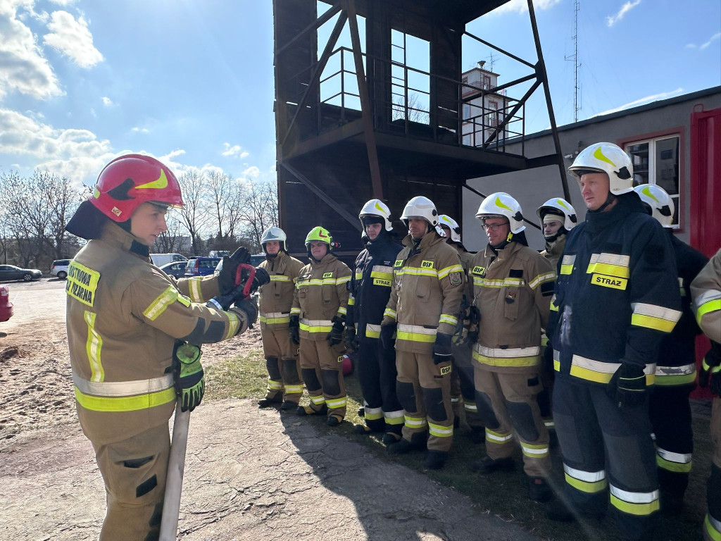 Szkolenia, narady i ćwiczenia. Pracowity miesiąc strażaków z Kutna i okolic