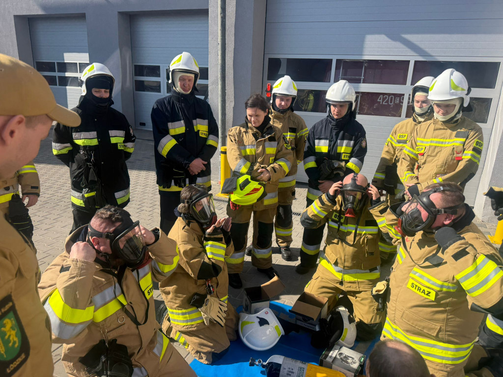 Szkolenia, narady i ćwiczenia. Pracowity miesiąc strażaków z Kutna i okolic
