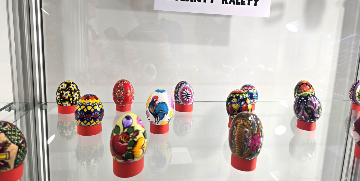 Kurze, strusie i z kamienia: historie wielkanocnych pisanek z Łódzkiego