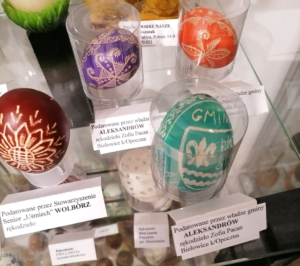 Kurze, strusie i z kamienia: historie wielkanocnych pisanek z Łódzkiego