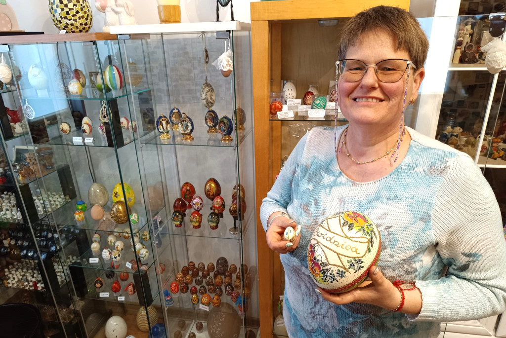 Kurze, strusie i z kamienia: historie wielkanocnych pisanek z Łódzkiego