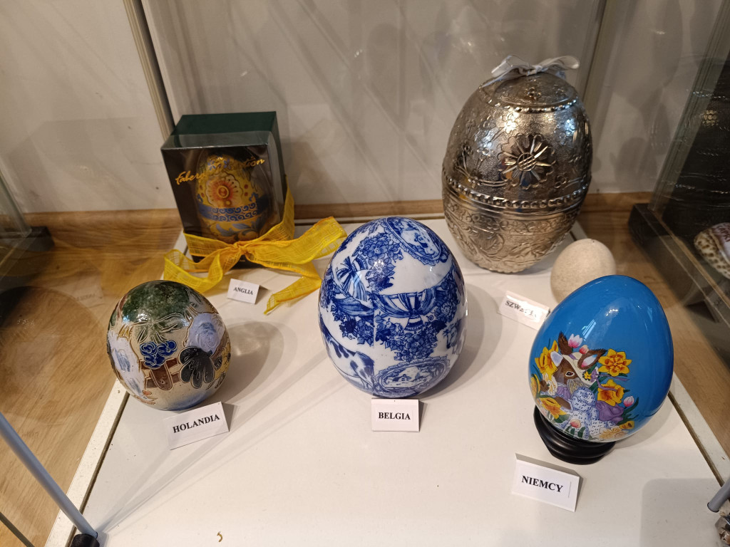 Kurze, strusie i z kamienia: historie wielkanocnych pisanek z Łódzkiego