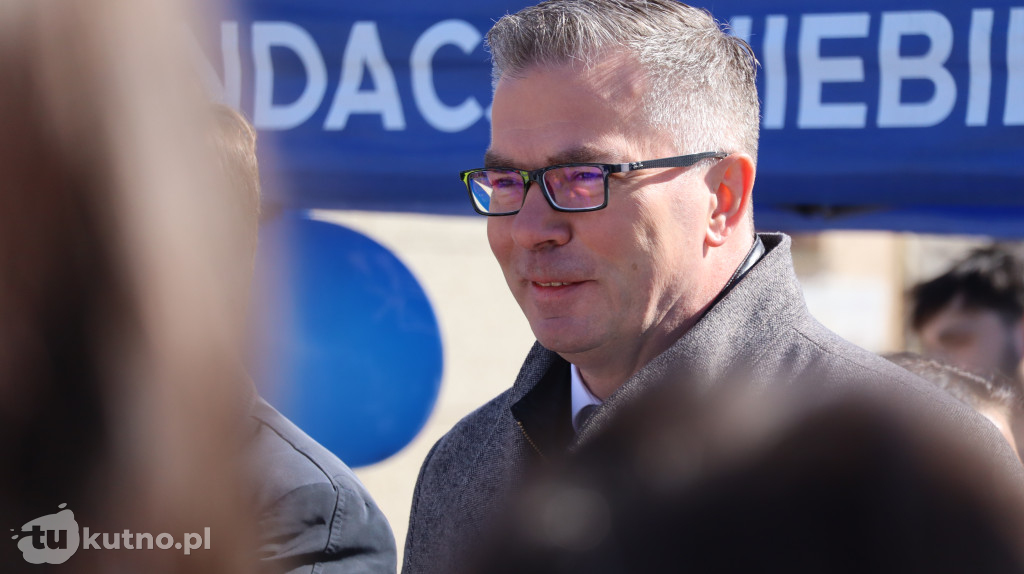 Tłumy na ulicach Kutna. Marsz na Niebiesko z ważnym przesłaniem