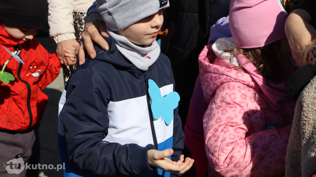 Tłumy na ulicach Kutna. Marsz na Niebiesko z ważnym przesłaniem