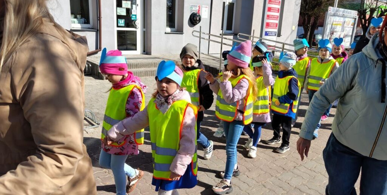 Niebieski przemarsz w Krośniewicach. Światowy Dzień Świadomości Autyzmu