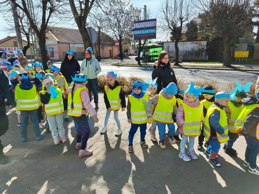 Niebieski przemarsz w Krośniewicach. Światowy Dzień Świadomości Autyzmu