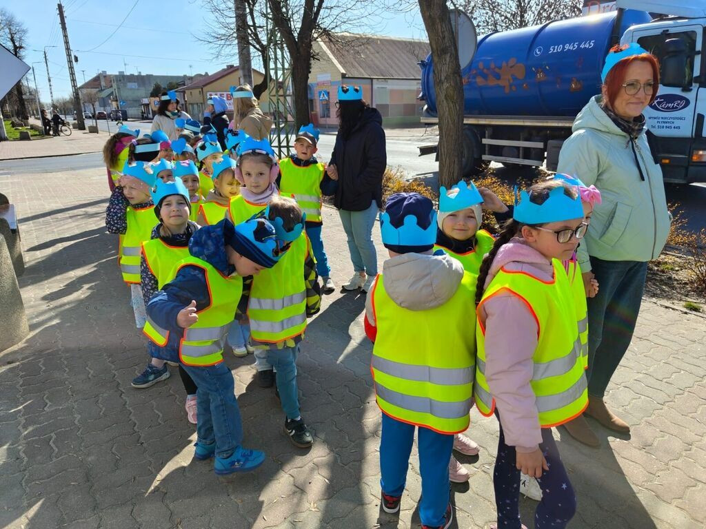 Niebieski przemarsz w Krośniewicach. Światowy Dzień Świadomości Autyzmu