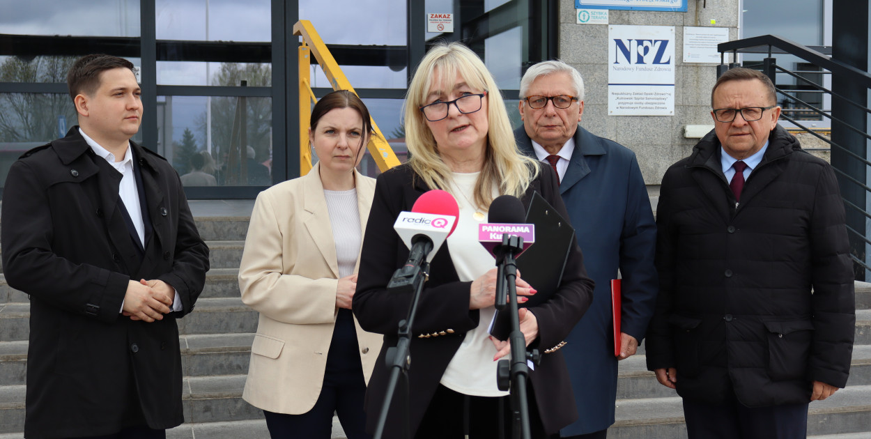 Parlamentarzyści ostrzegają przed paraliżem kutnowskiego szpitala
