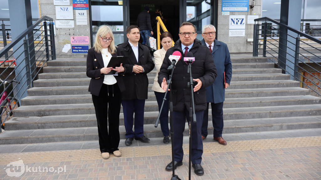 Parlamentarzyści ostrzegają przed paraliżem kutnowskiego szpitala