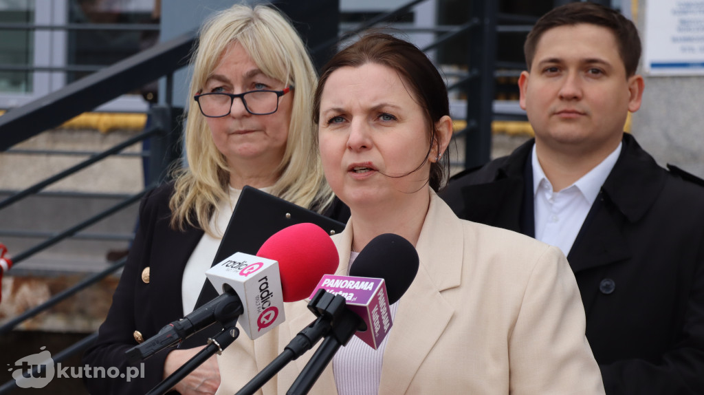 Parlamentarzyści ostrzegają przed paraliżem kutnowskiego szpitala