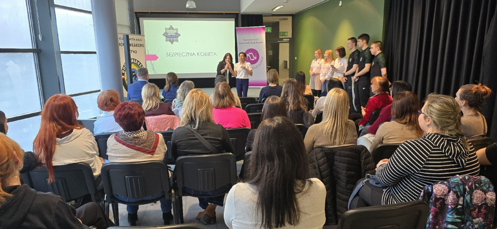 Dwuwymiarowe Bezpieczeństwo Kobiet: spotkanie pełne wiedzy i doświadczeń