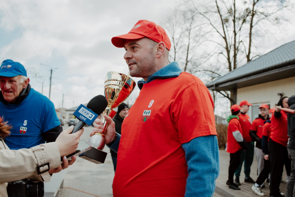 Grabów znów zagrał w palanta: tradycja, sport i wspólna zabawa