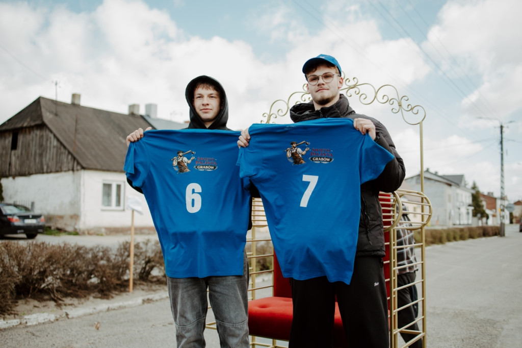 Grabów znów zagrał w palanta: tradycja, sport i wspólna zabawa