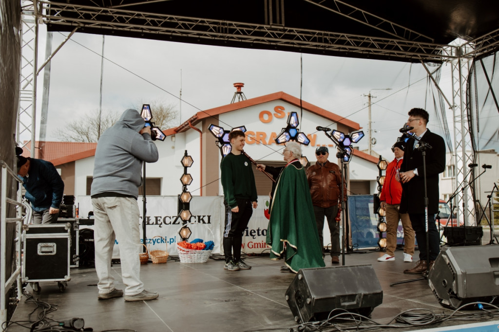 Grabów znów zagrał w palanta: tradycja, sport i wspólna zabawa