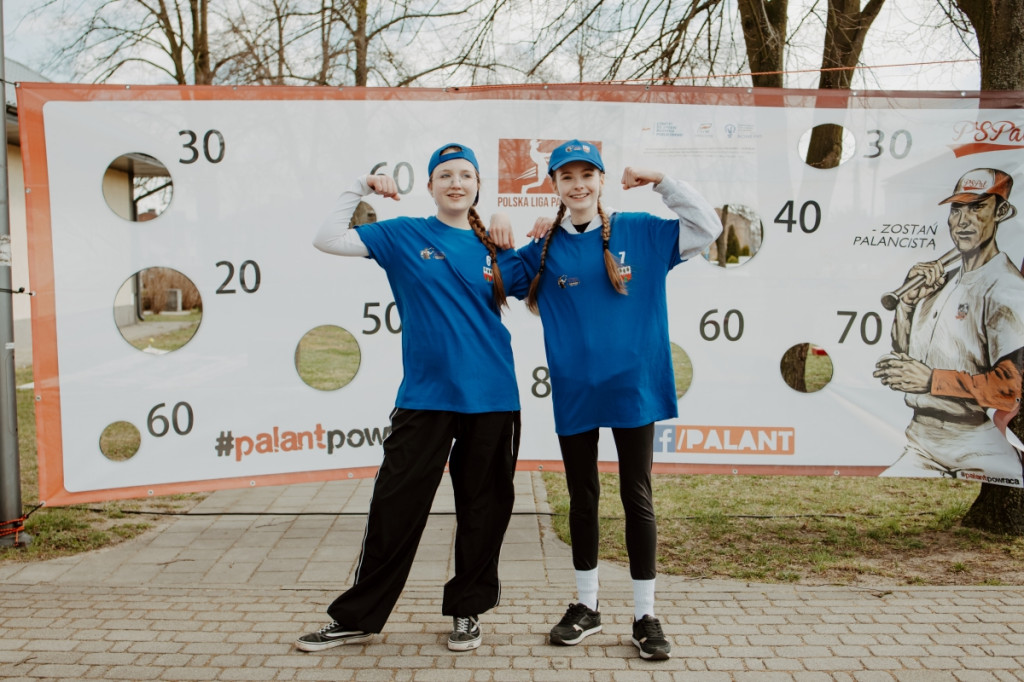 Grabów znów zagrał w palanta: tradycja, sport i wspólna zabawa