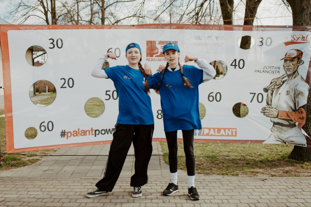 Grabów znów zagrał w palanta: tradycja, sport i wspólna zabawa