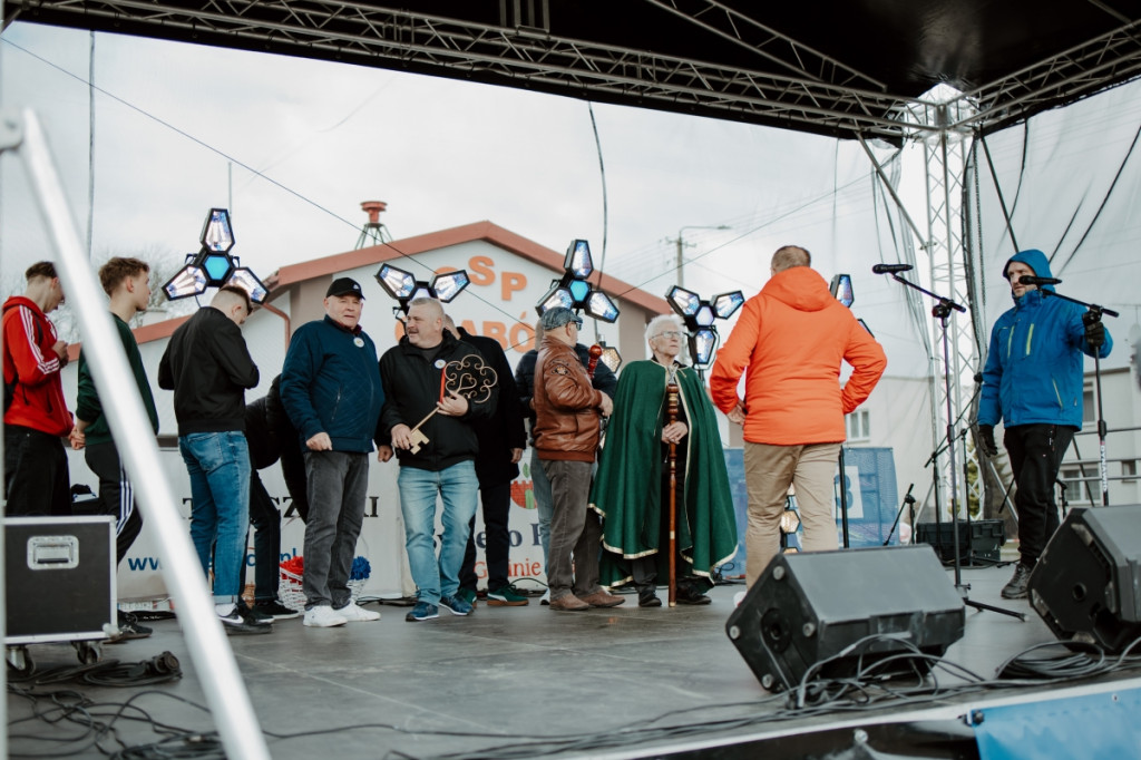 Grabów znów zagrał w palanta: tradycja, sport i wspólna zabawa