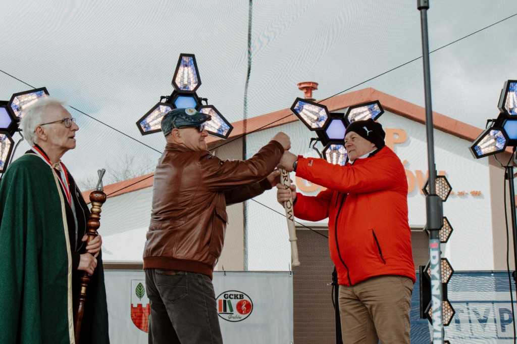 Grabów znów zagrał w palanta: tradycja, sport i wspólna zabawa