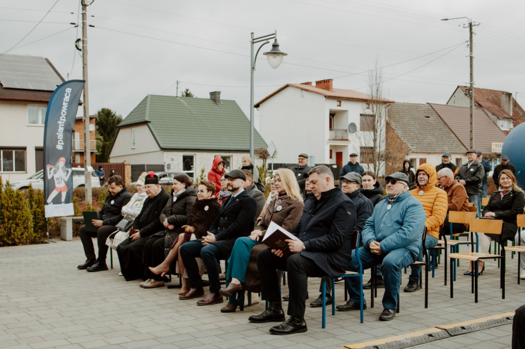 Grabów znów zagrał w palanta: tradycja, sport i wspólna zabawa