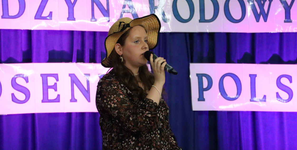 Młodzi artyści na scenie w Gołębiewku