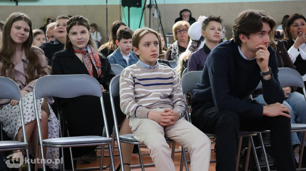 Młodzi artyści na scenie w Gołębiewku