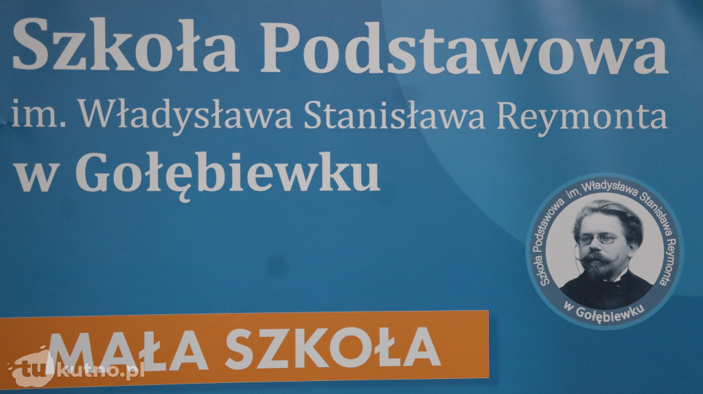 Młodzi artyści na scenie w Gołębiewku