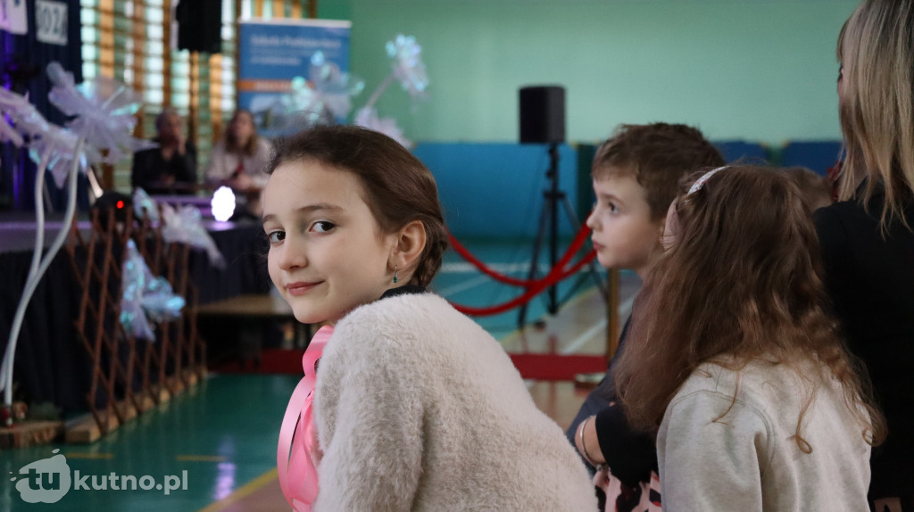 Młodzi artyści na scenie w Gołębiewku