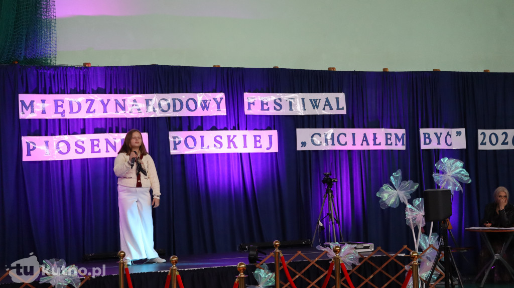 Młodzi artyści na scenie w Gołębiewku