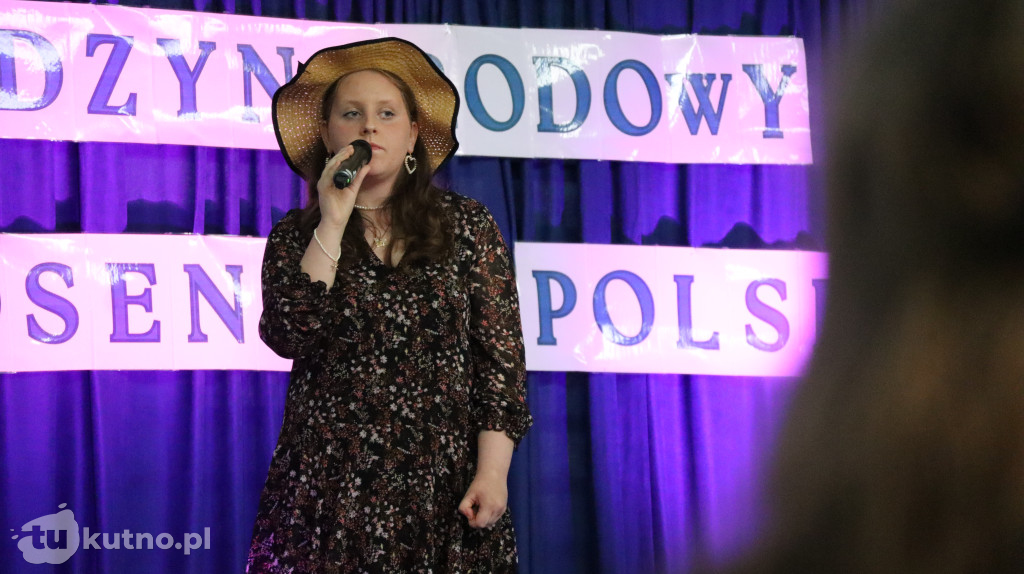 Młodzi artyści na scenie w Gołębiewku