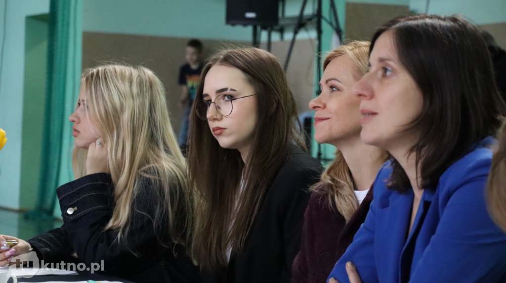 Młodzi artyści na scenie w Gołębiewku