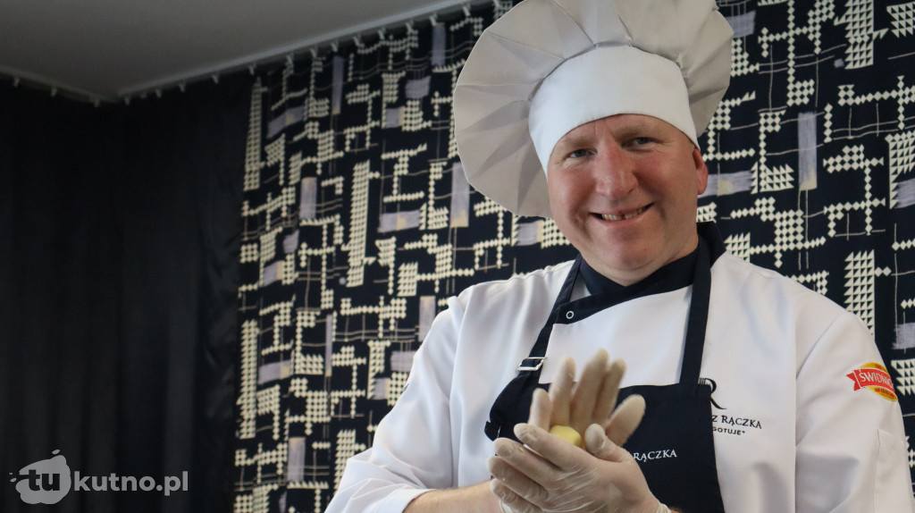 Remigiusz Rączka gotował z młodzieżą w Kutnie